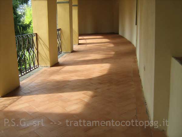 trattamento pulizia ceratura pavimenti in cotto marmo gres Genova